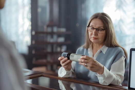 Mastering Medication Labels: A Guide to Safe Online Pharmacy Purchases