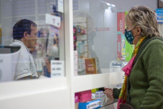 Guide to Online Pharmacy Reviews: Ensuring Safety & Making Smart Choices